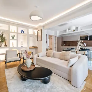 luxueux-spacieux-et-tout-equipe-a-5-min-du-port.fr-provencehotel.com/